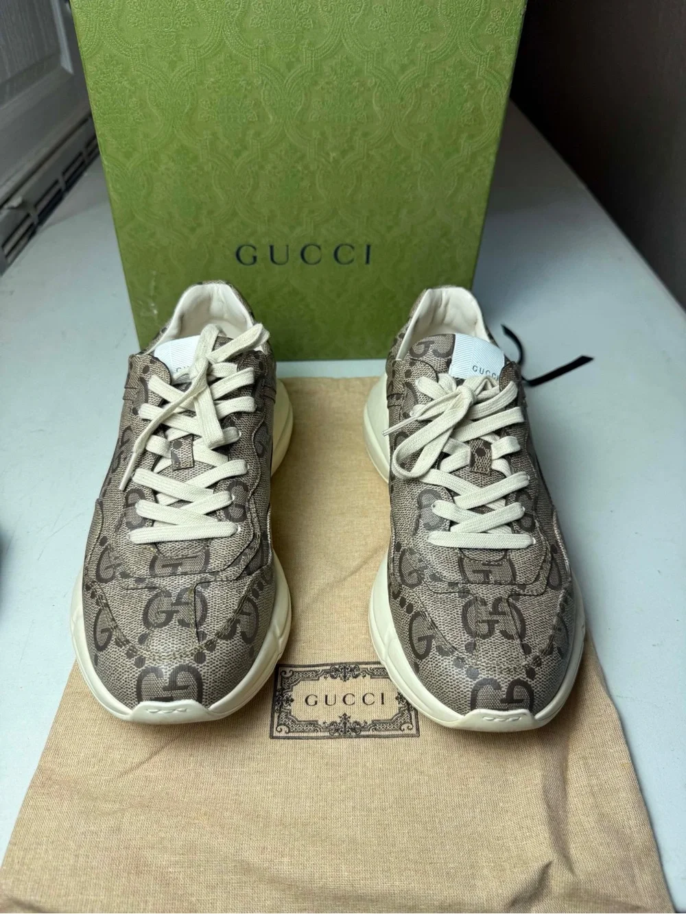 Gucci GG  Rhyton 100 Beige Monogram Sneaker  Men’s Sz 9 G /US 10 with box
